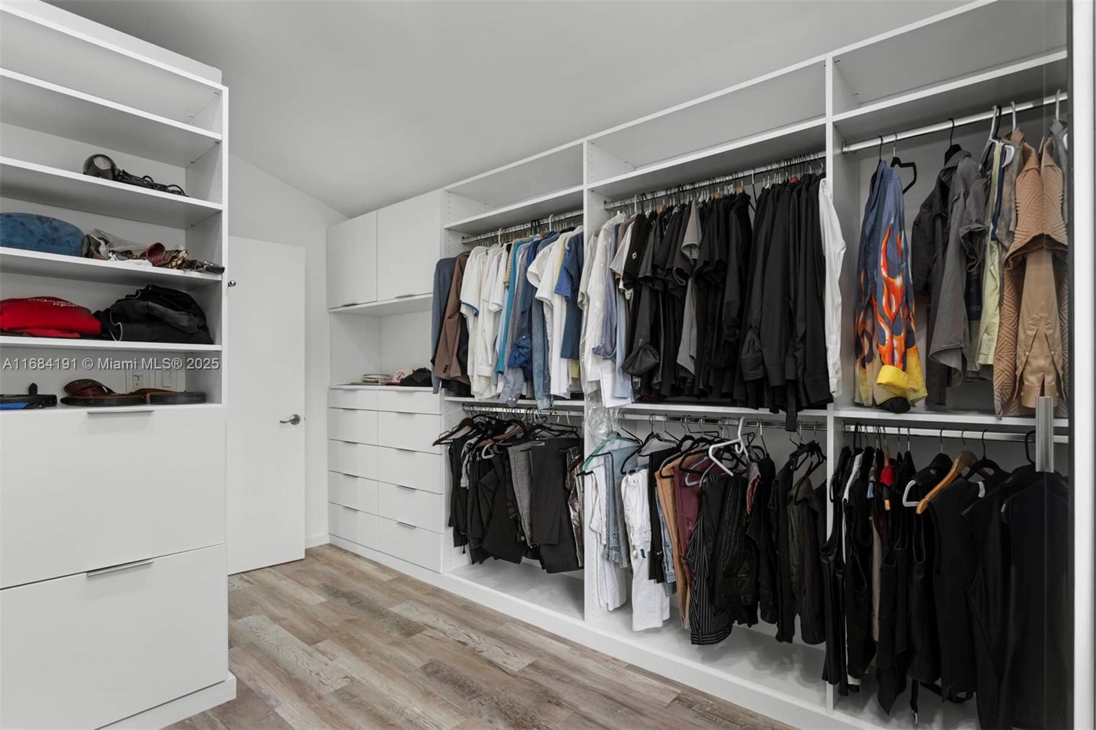 AVENTURA 9TH ADDN - Residential