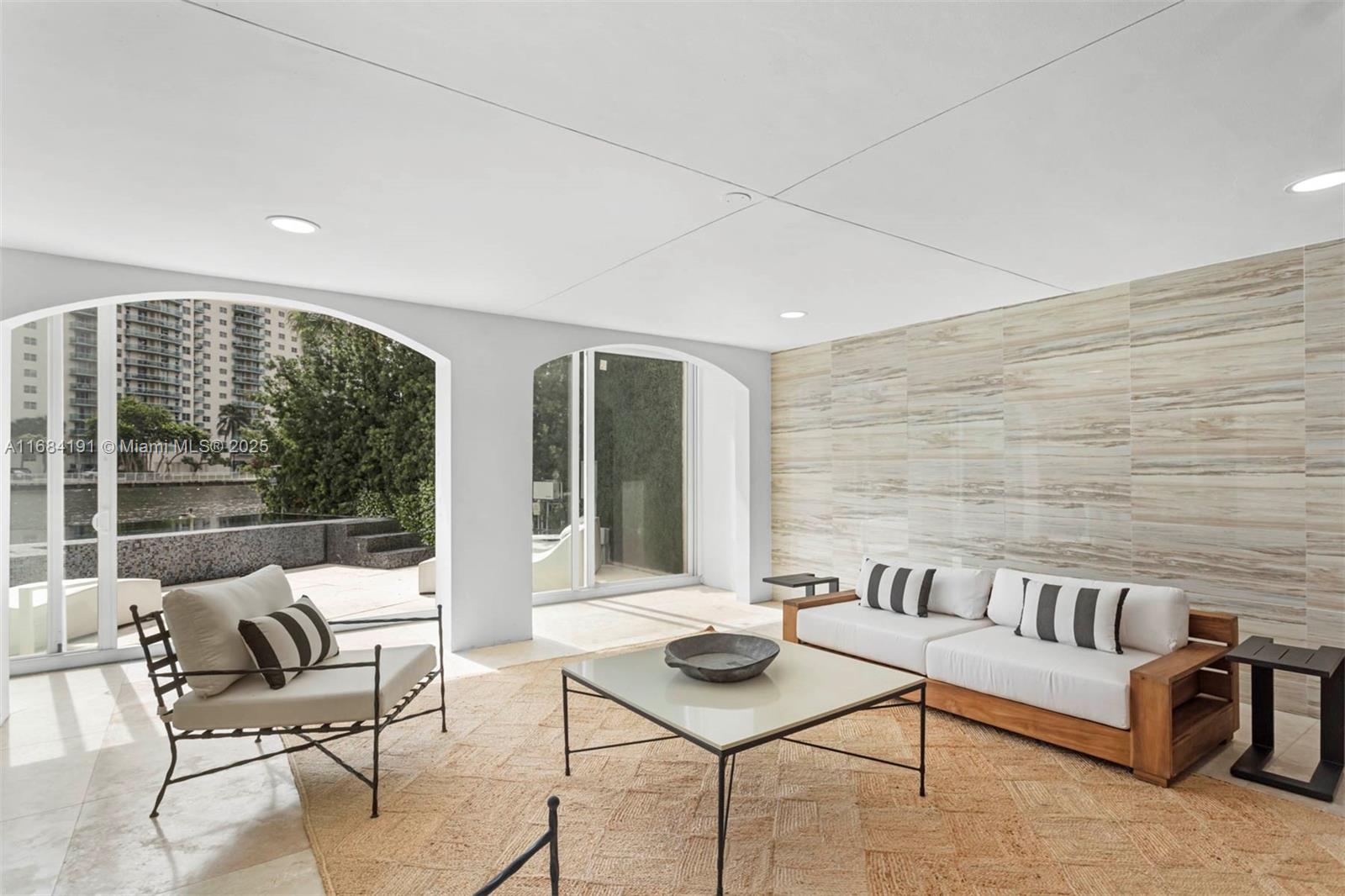 AVENTURA 9TH ADDN - Residential