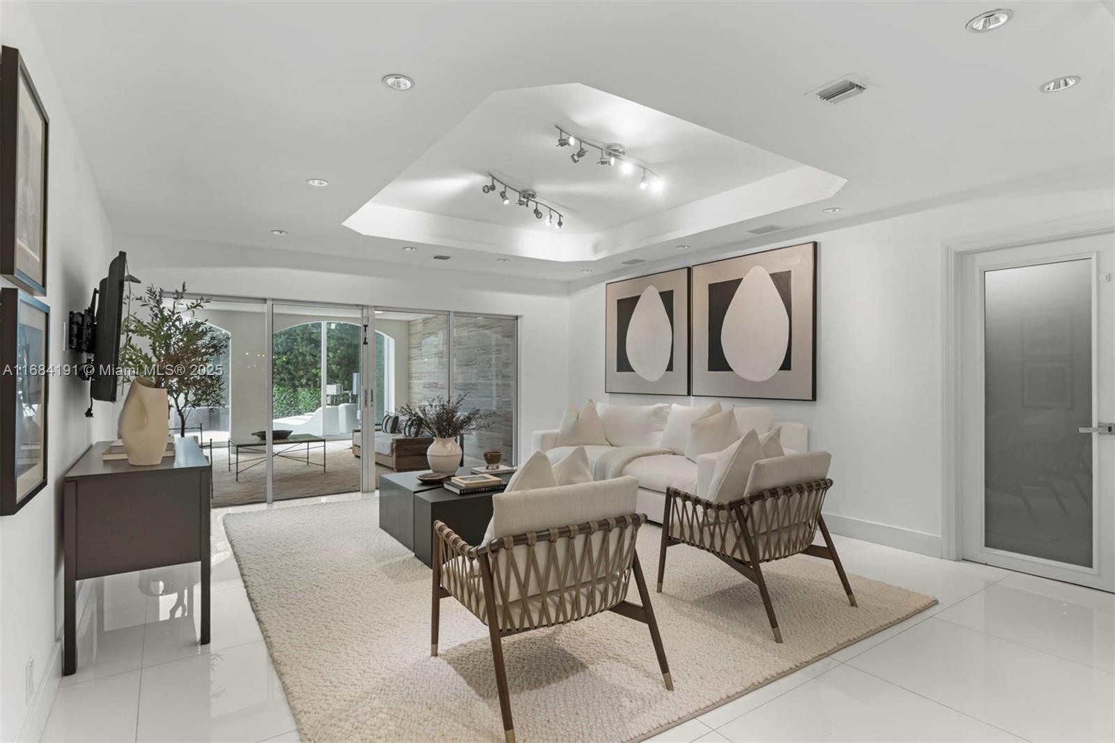 AVENTURA 9TH ADDN - Residential