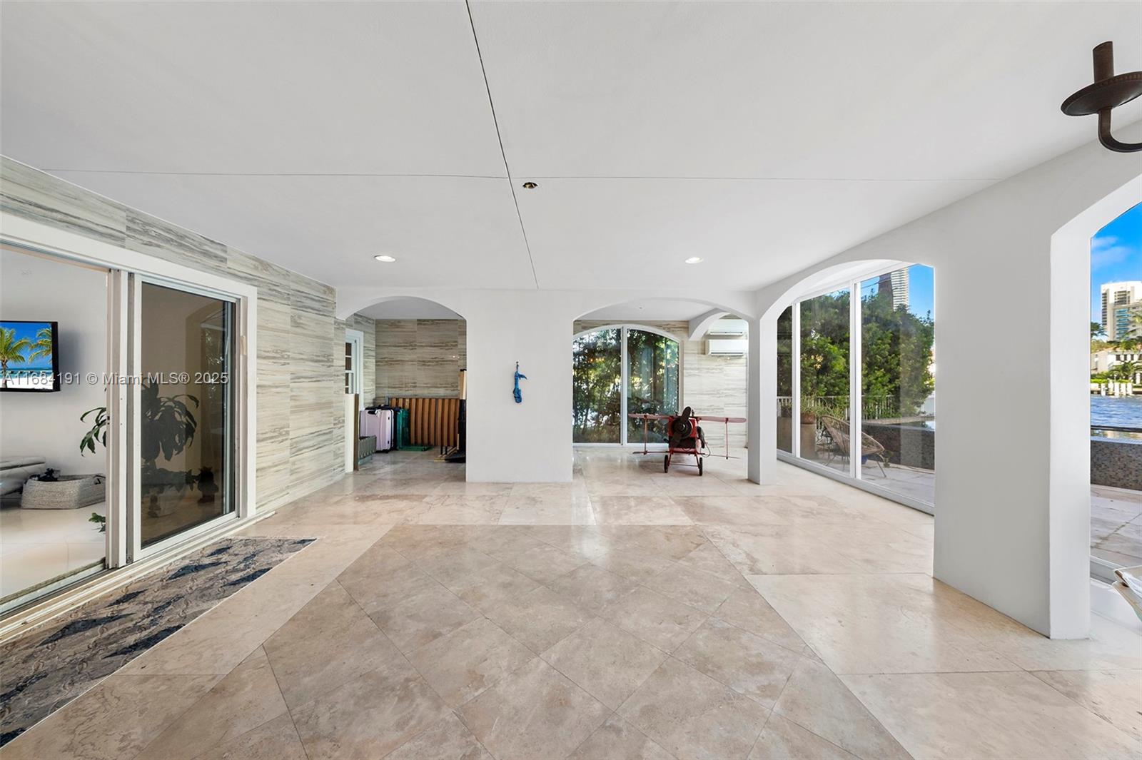 AVENTURA 9TH ADDN - Residential
