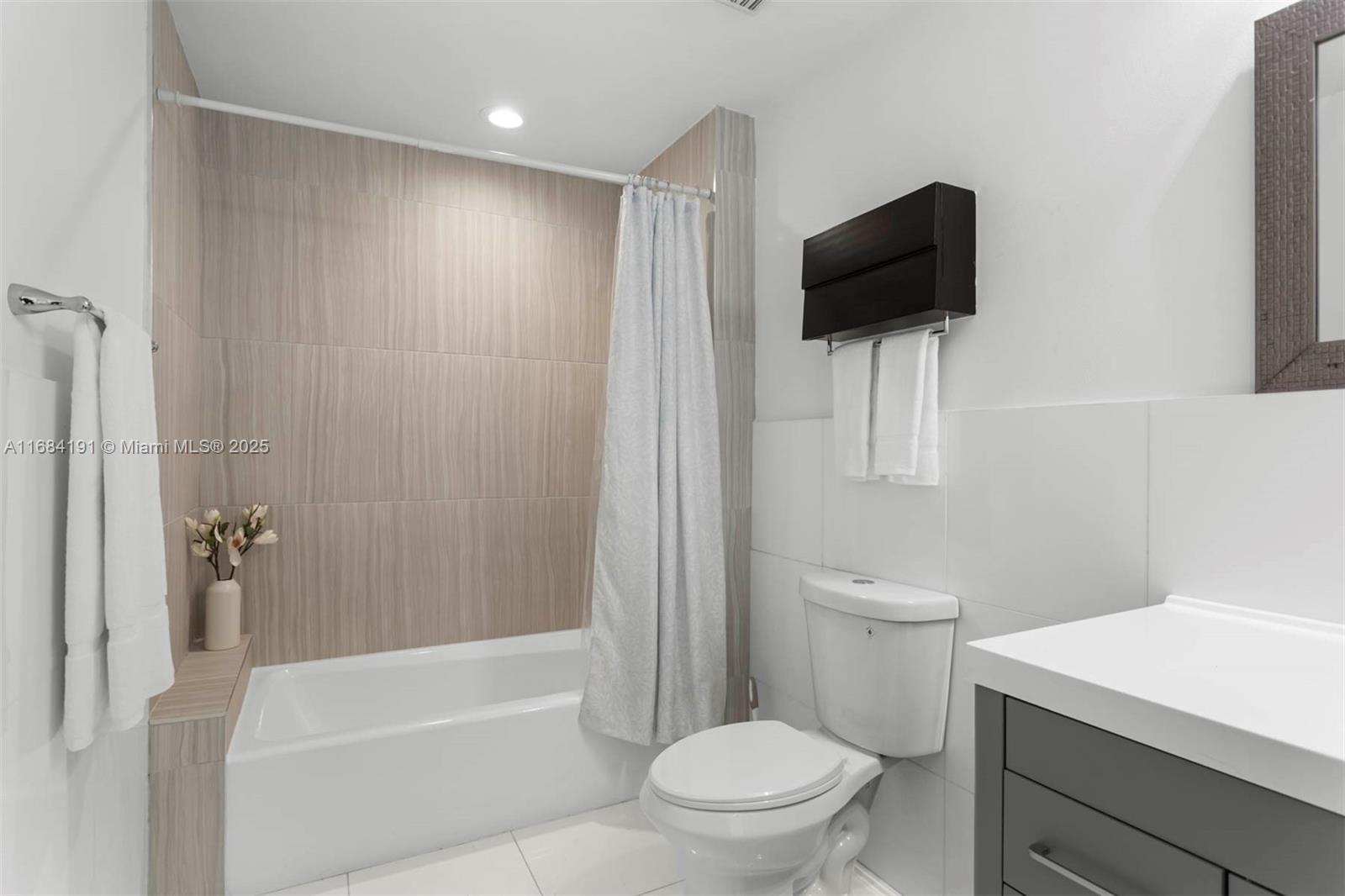 AVENTURA 9TH ADDN - Residential