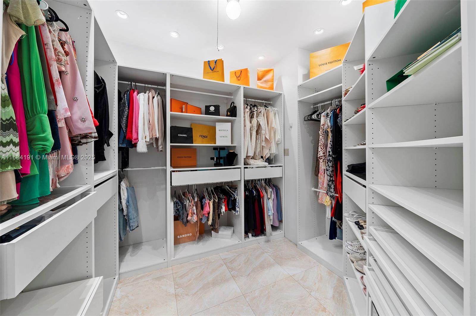 AVENTURA 9TH ADDN - Residential