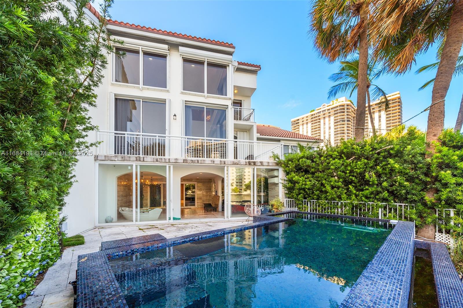 AVENTURA 9TH ADDN - Residential