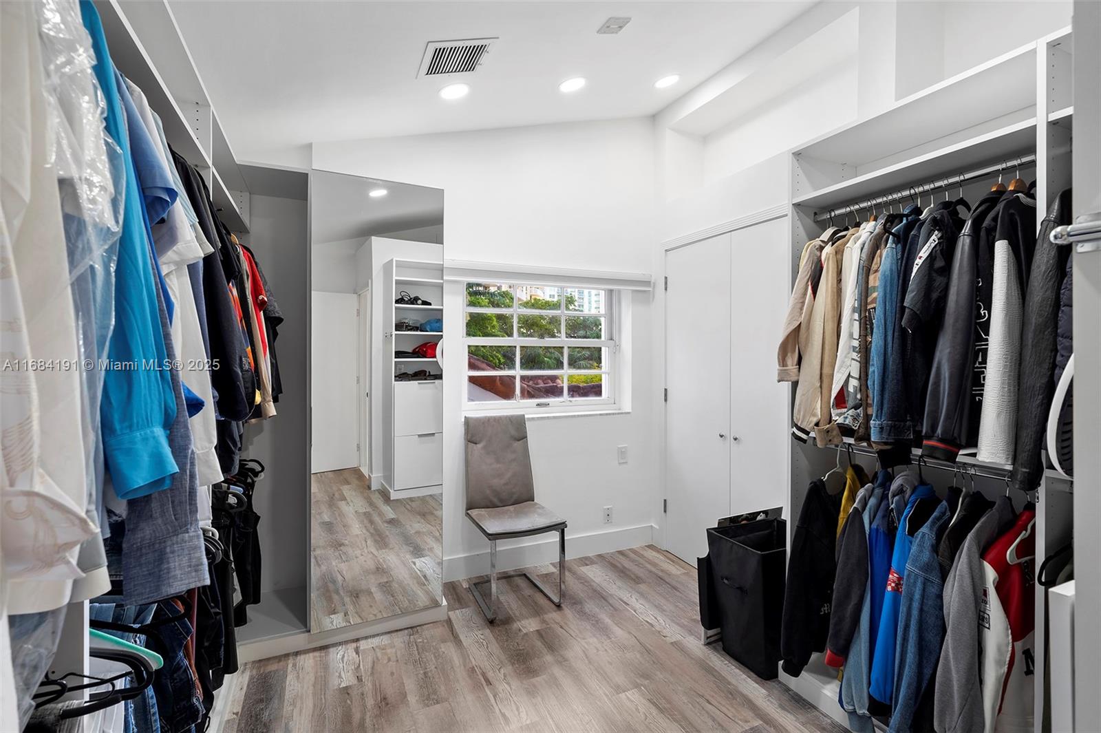 AVENTURA 9TH ADDN - Residential