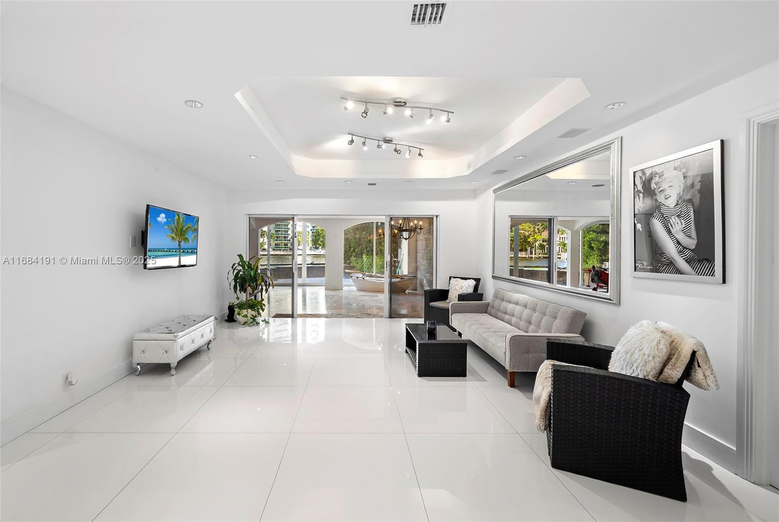 AVENTURA 9TH ADDN - Residential