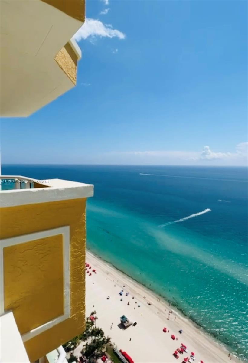 ACQUALINA OCEAN RESIDENCE - Residential