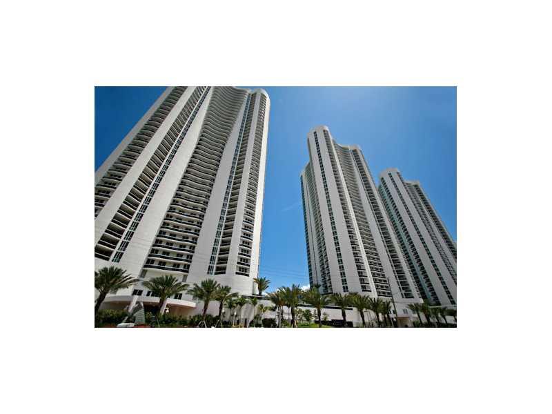 Spectacular Bay view unit. This unit is exquisitely furnished by designer. Top of the line appliances, gourmet kitchen. Five star amenities, heated swimming pool, pool side bar, fitness center and health spa, club house, 24 hr. security. Restaurant on the beach, you can order to your apt. Short term: 4 months minimum.