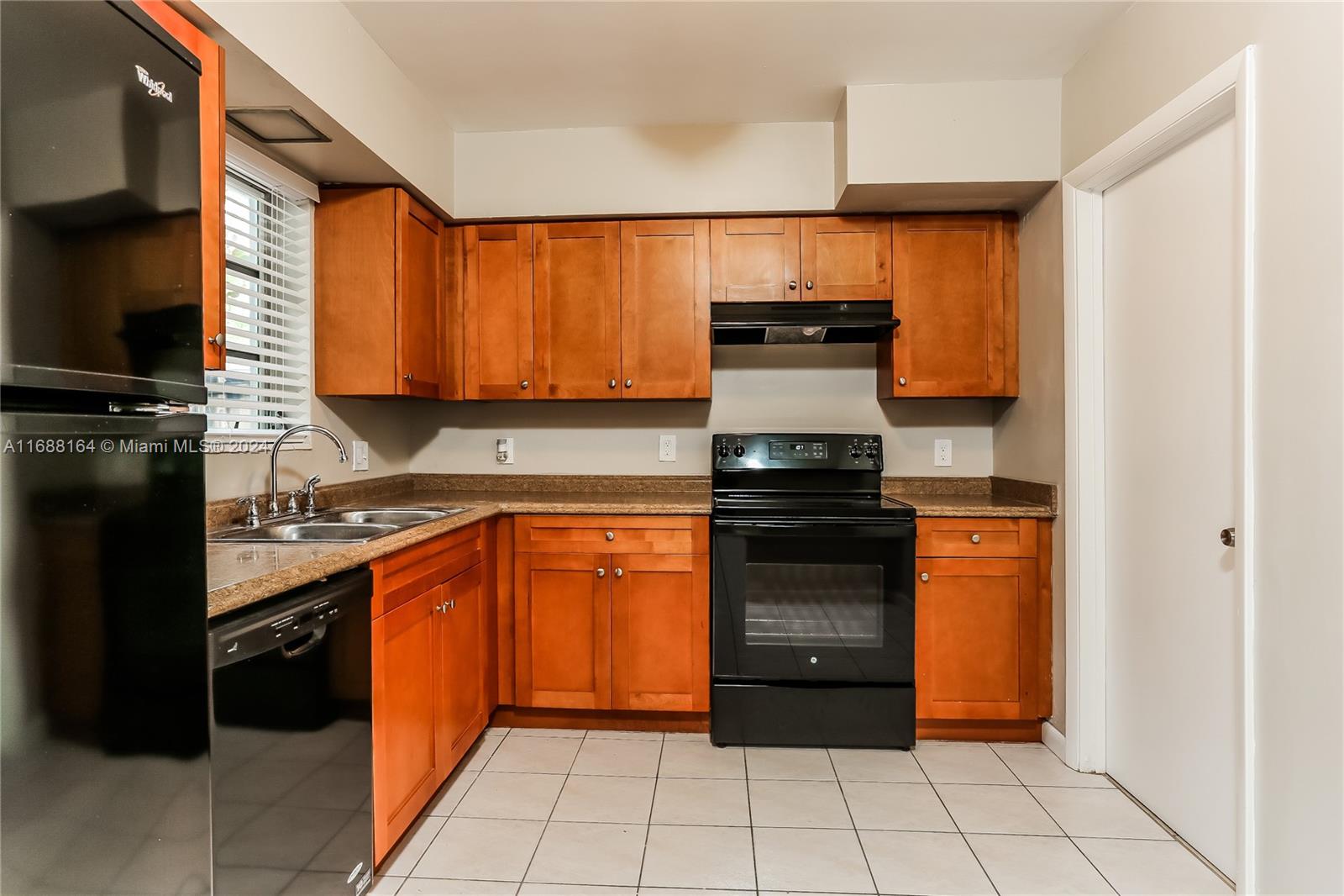 BOULEVARD HEIGHTS SEC TEN - Residential Lease