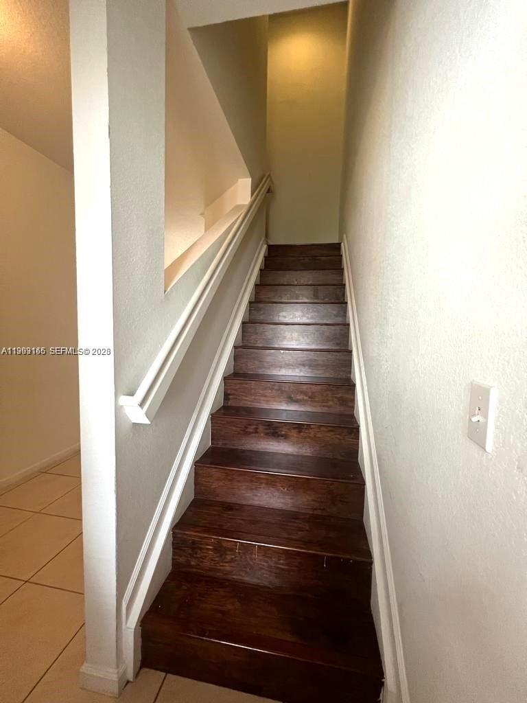 CORAL SPRINGS VILLAGE GRE - Residential Lease
