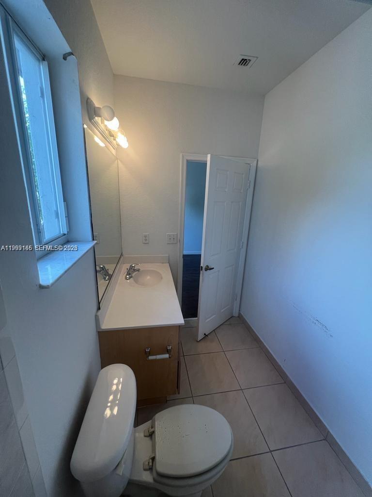 CORAL SPRINGS VILLAGE GRE - Residential Lease