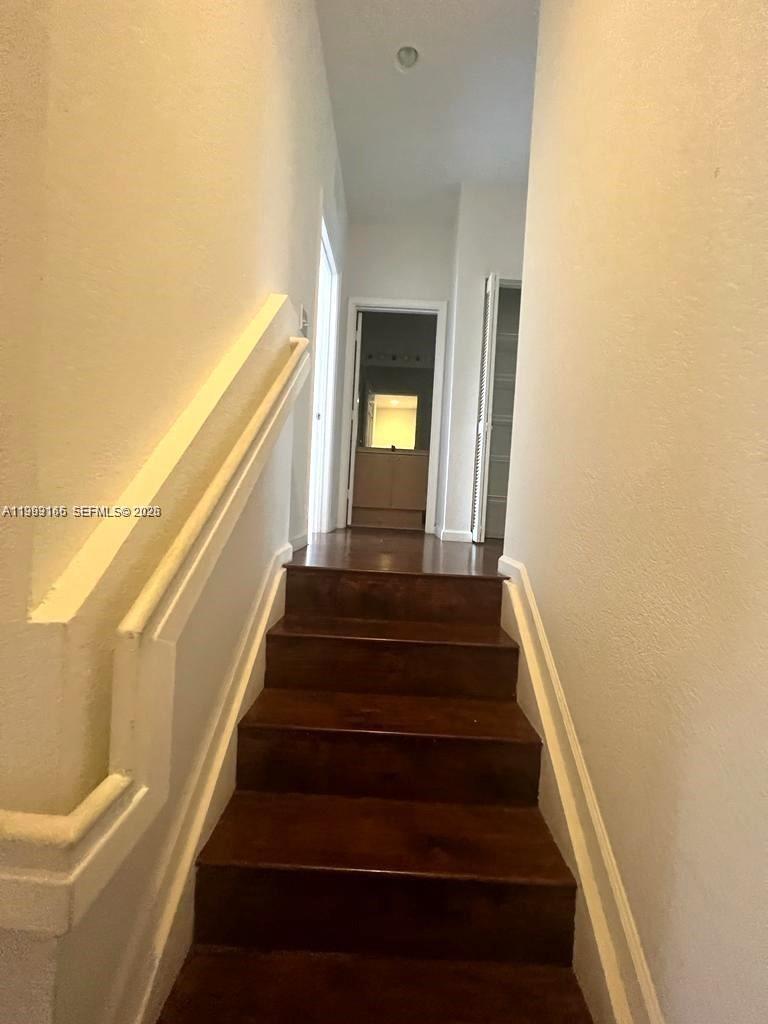 CORAL SPRINGS VILLAGE GRE - Residential Lease