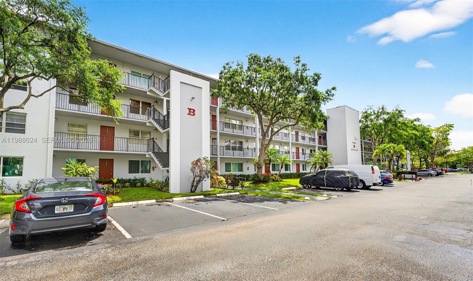 IVANHOE WEST - Residential