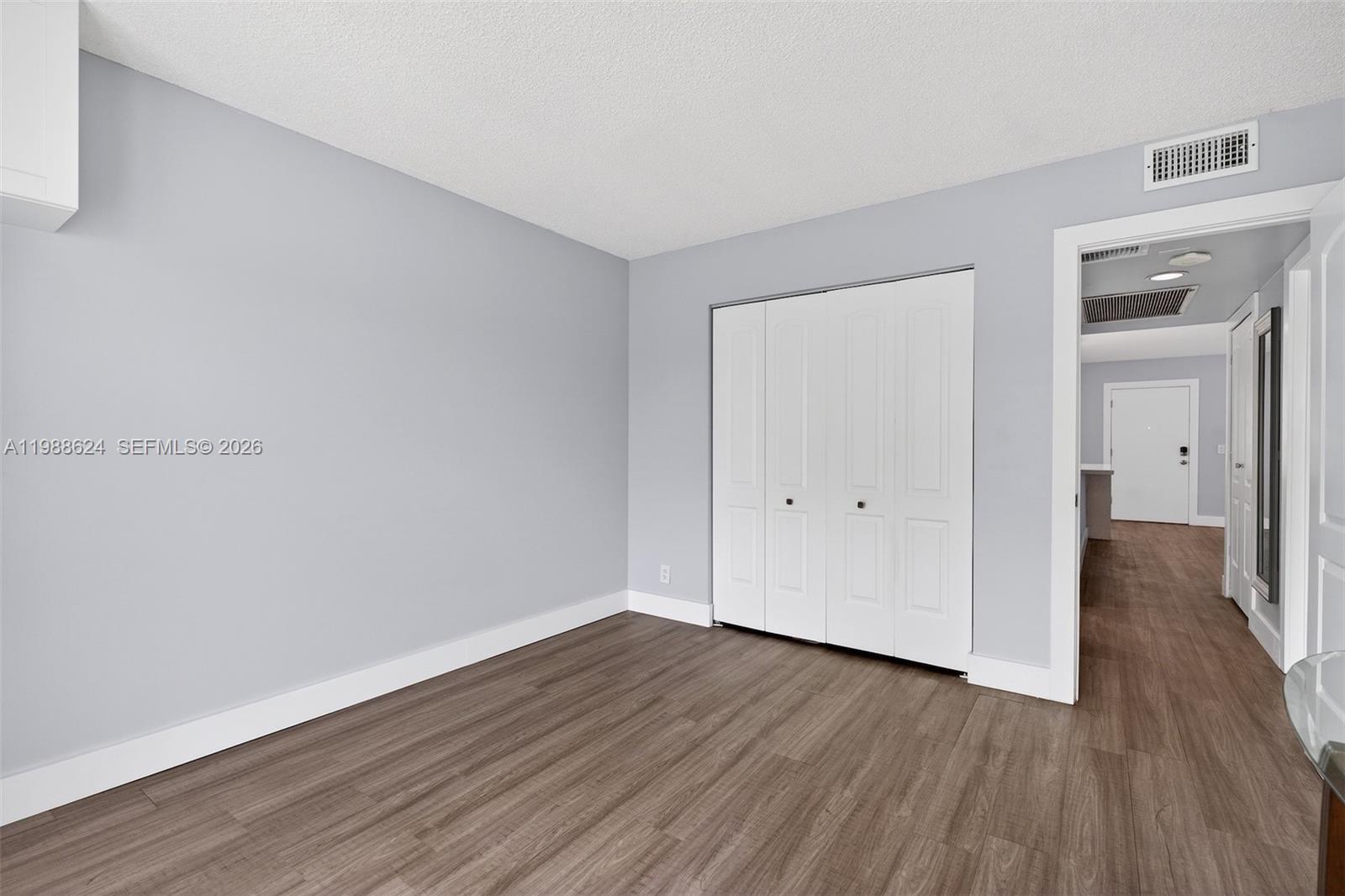 IVANHOE WEST - Residential