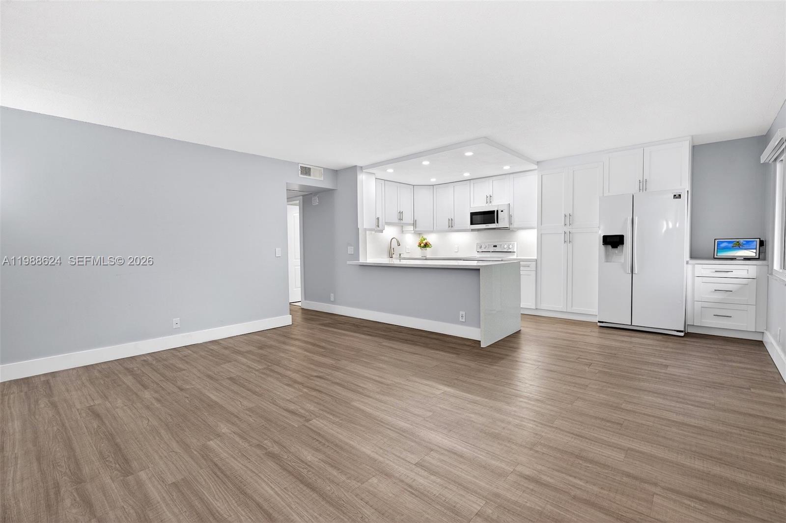 IVANHOE WEST - Residential