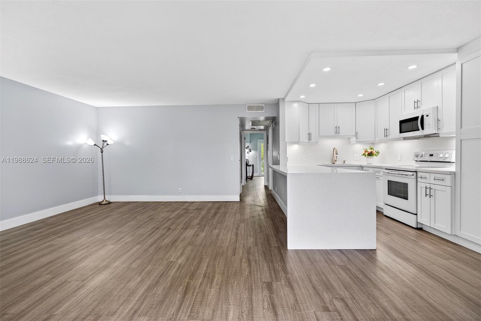 IVANHOE WEST - Residential