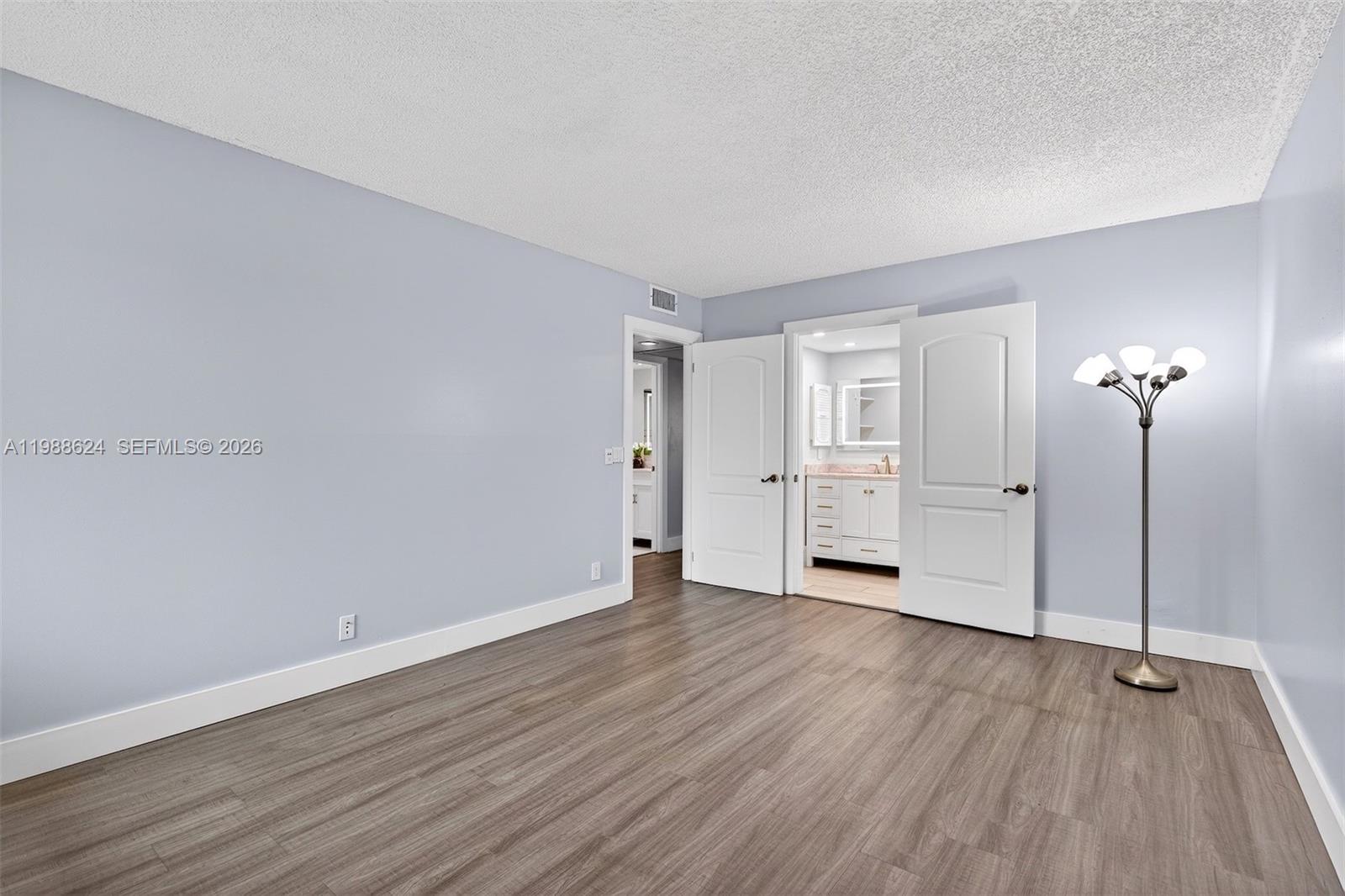 IVANHOE WEST - Residential