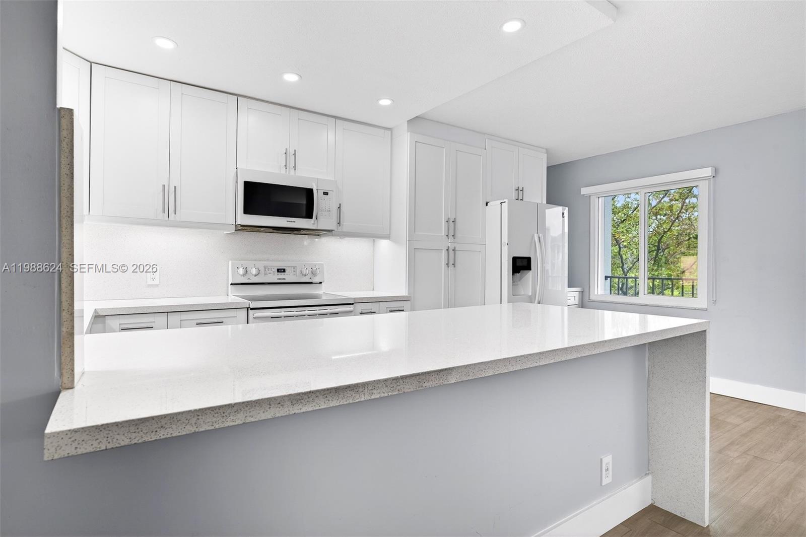 IVANHOE WEST - Residential