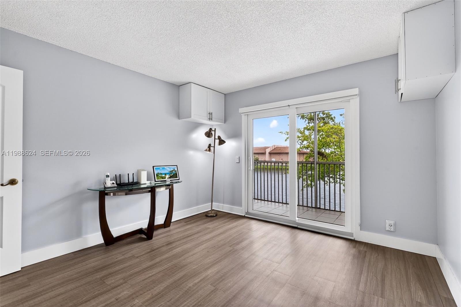 IVANHOE WEST - Residential