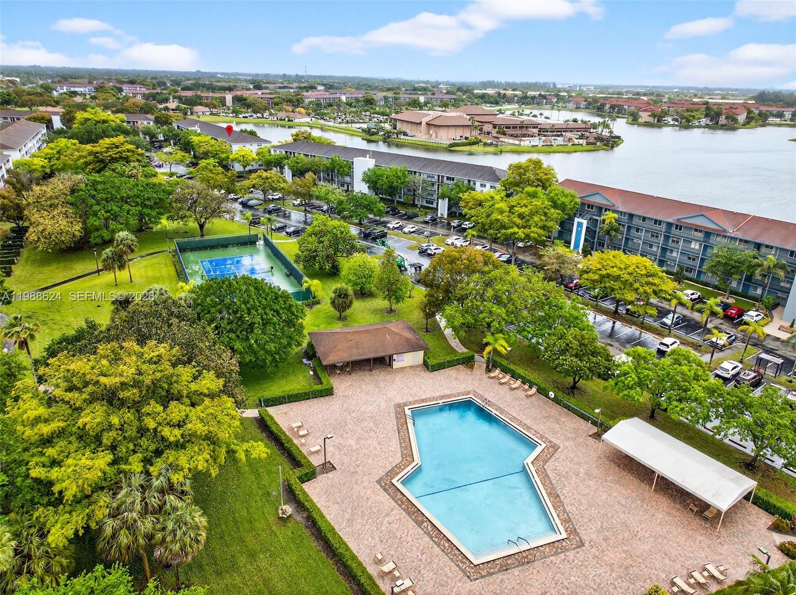 IVANHOE WEST - Residential