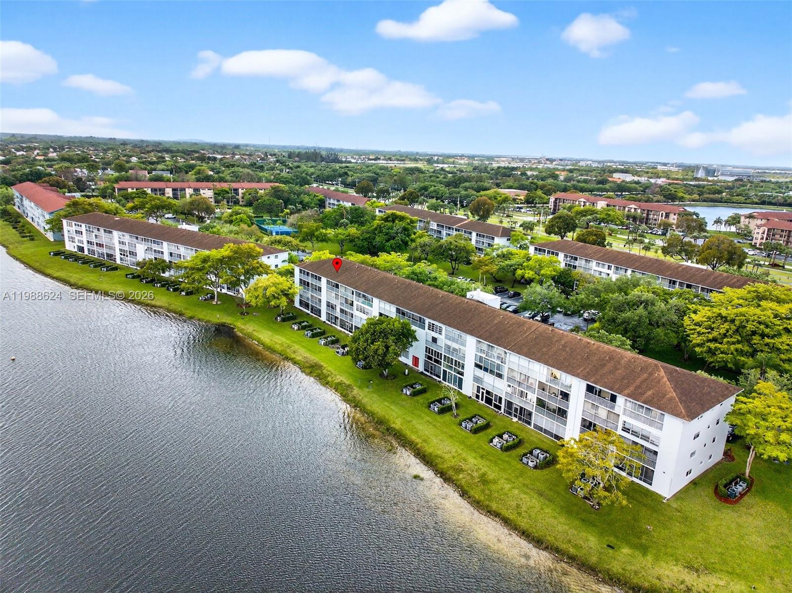 IVANHOE WEST - Residential