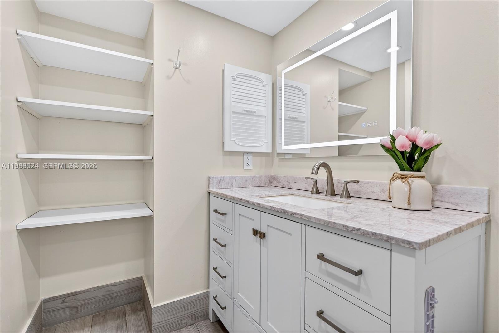 IVANHOE WEST - Residential