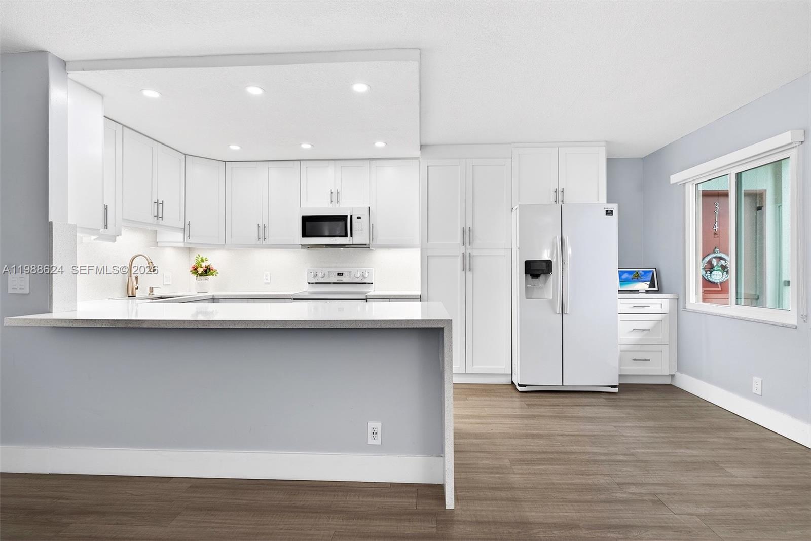 IVANHOE WEST - Residential