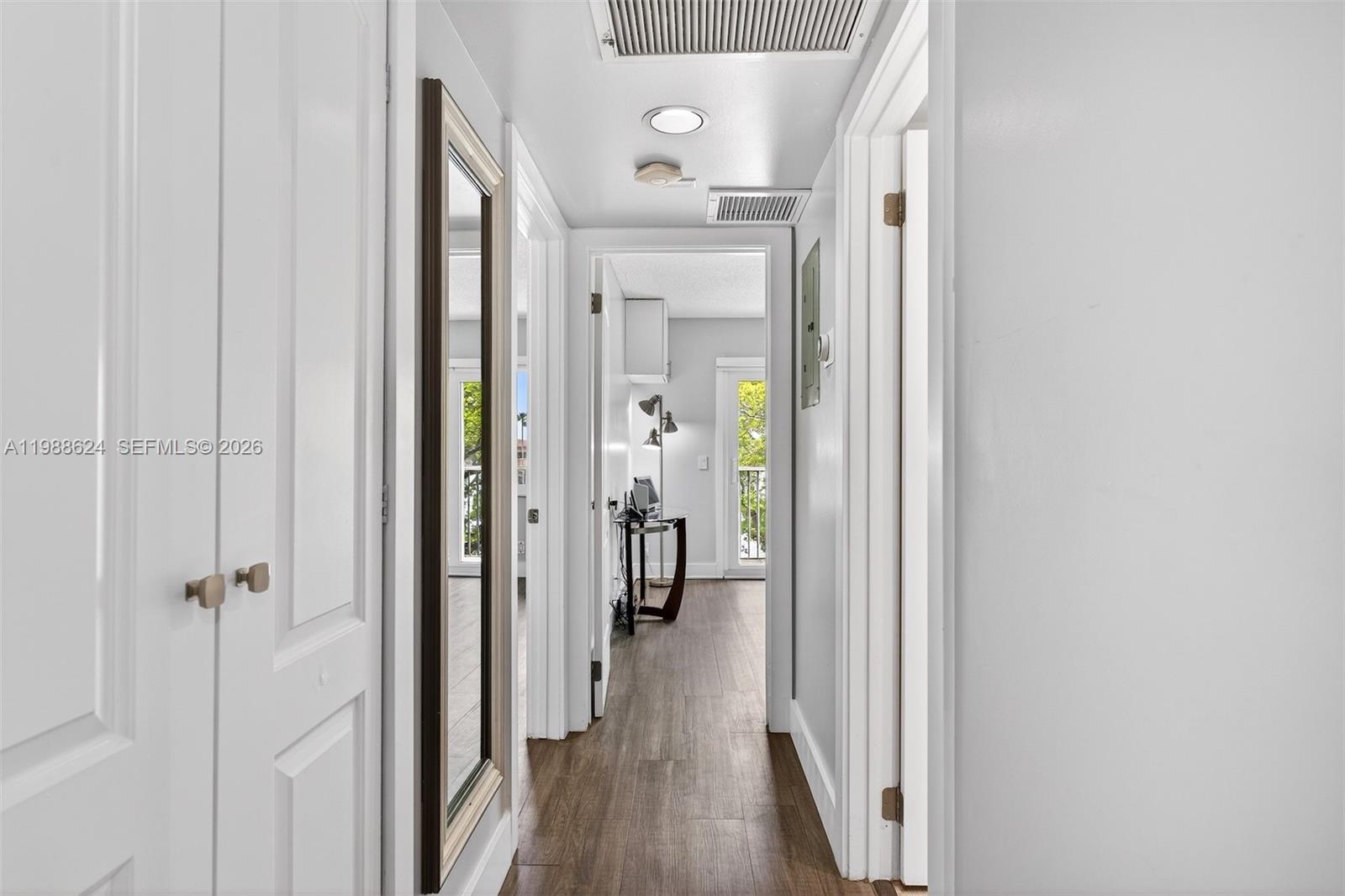 IVANHOE WEST - Residential