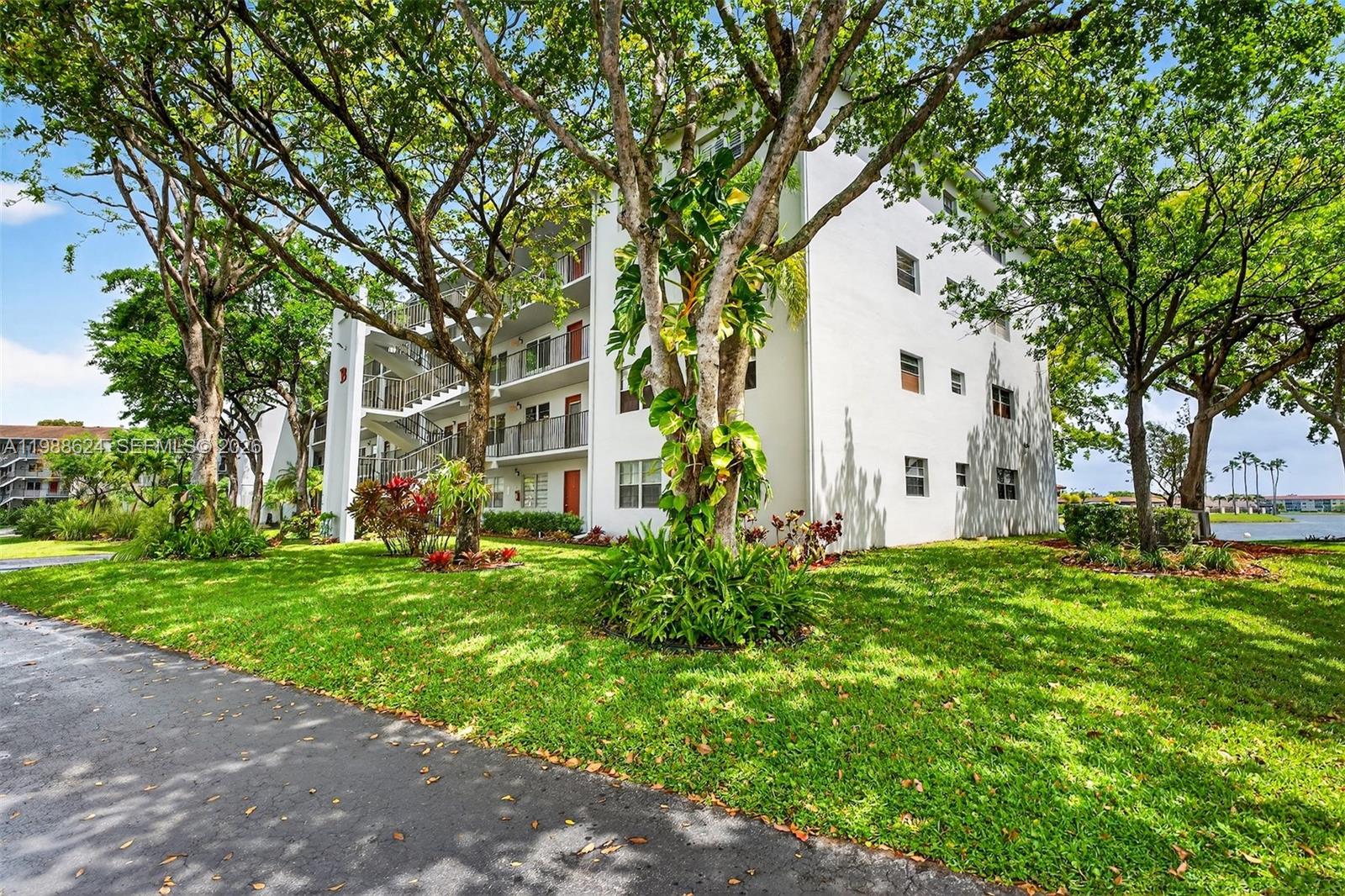 IVANHOE WEST - Residential