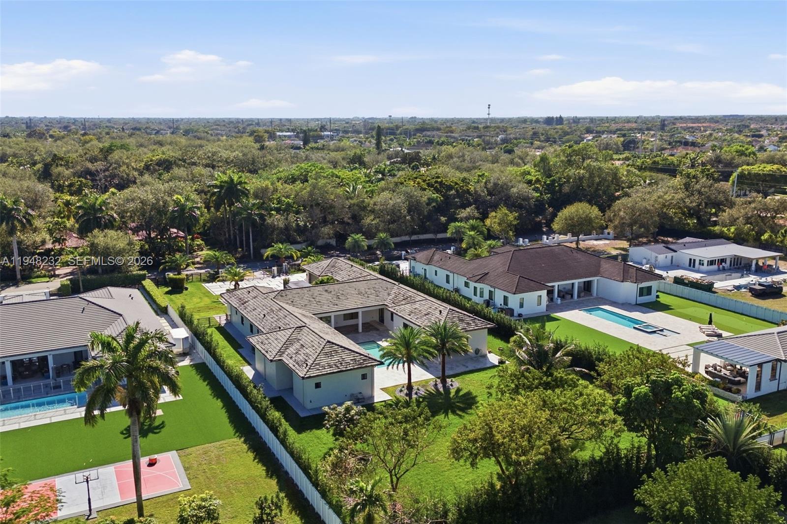 M & V ESTATES - Residential