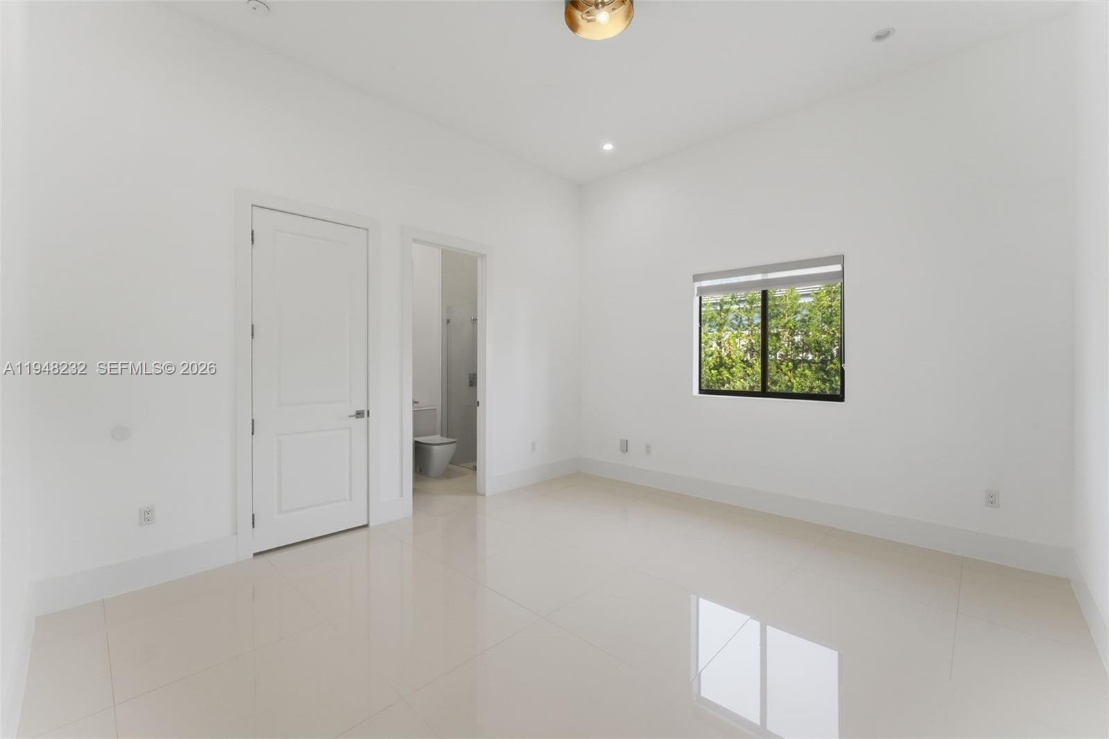 M & V ESTATES - Residential