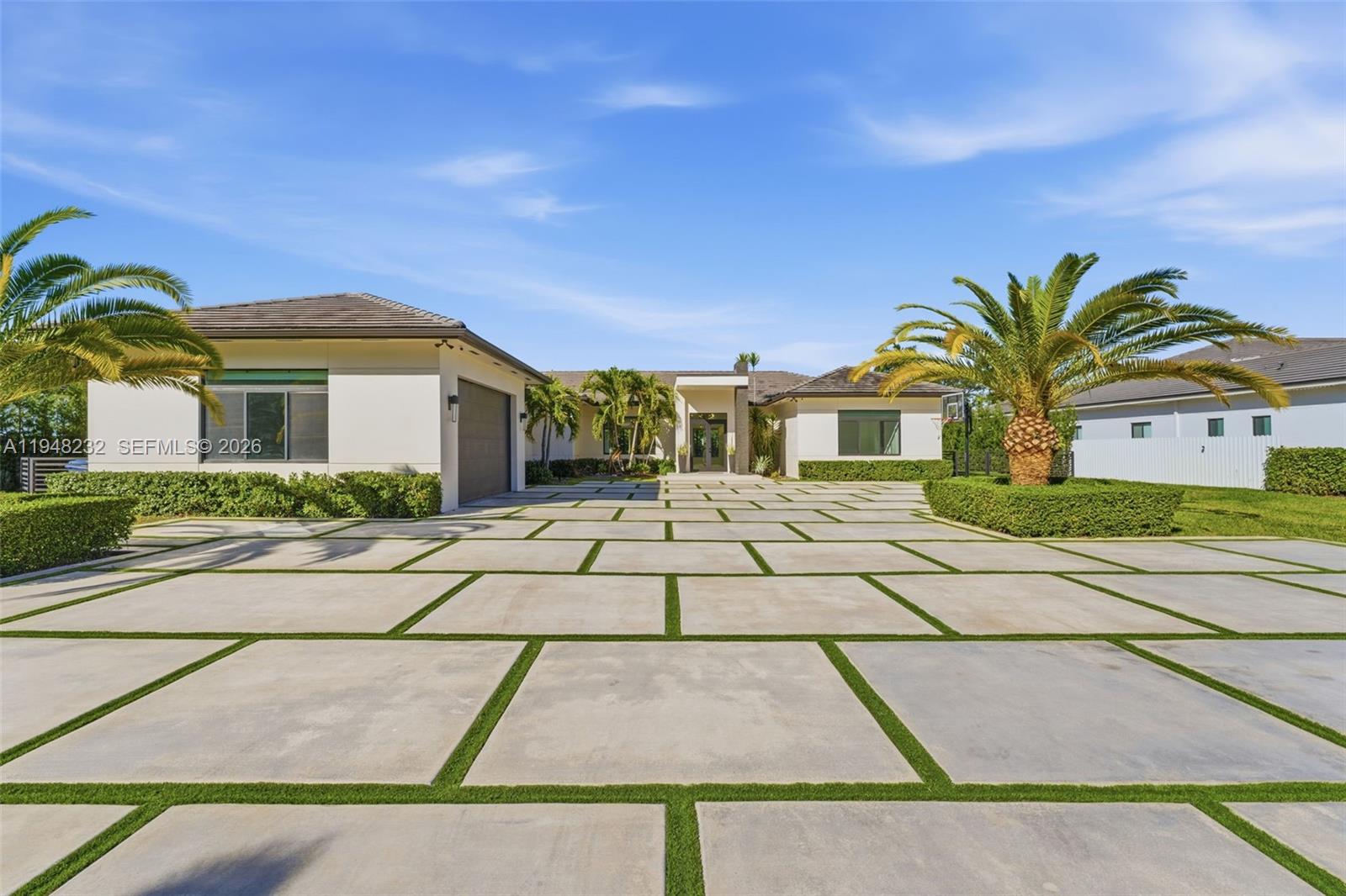 M & V ESTATES - Residential