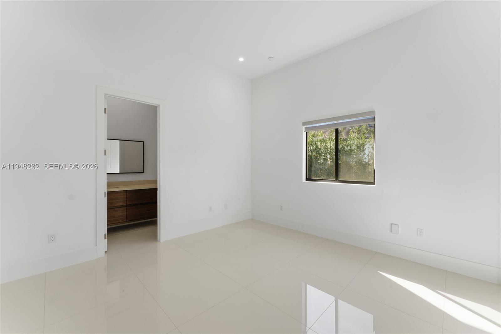 M & V ESTATES - Residential