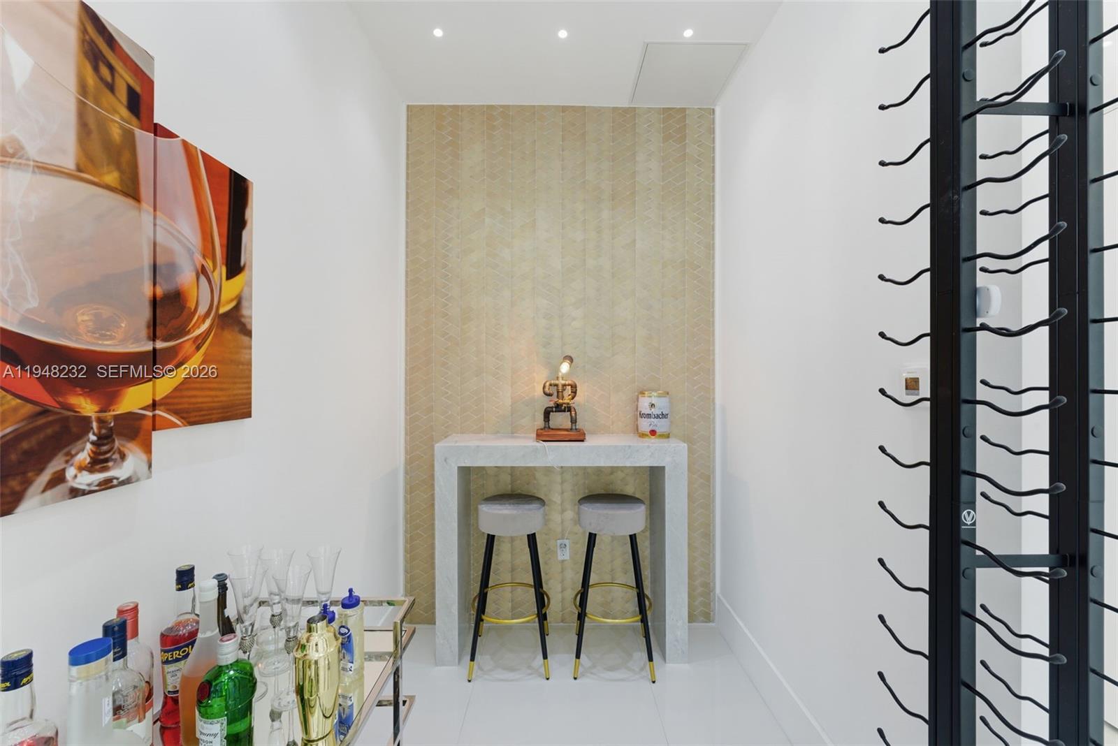 M & V ESTATES - Residential