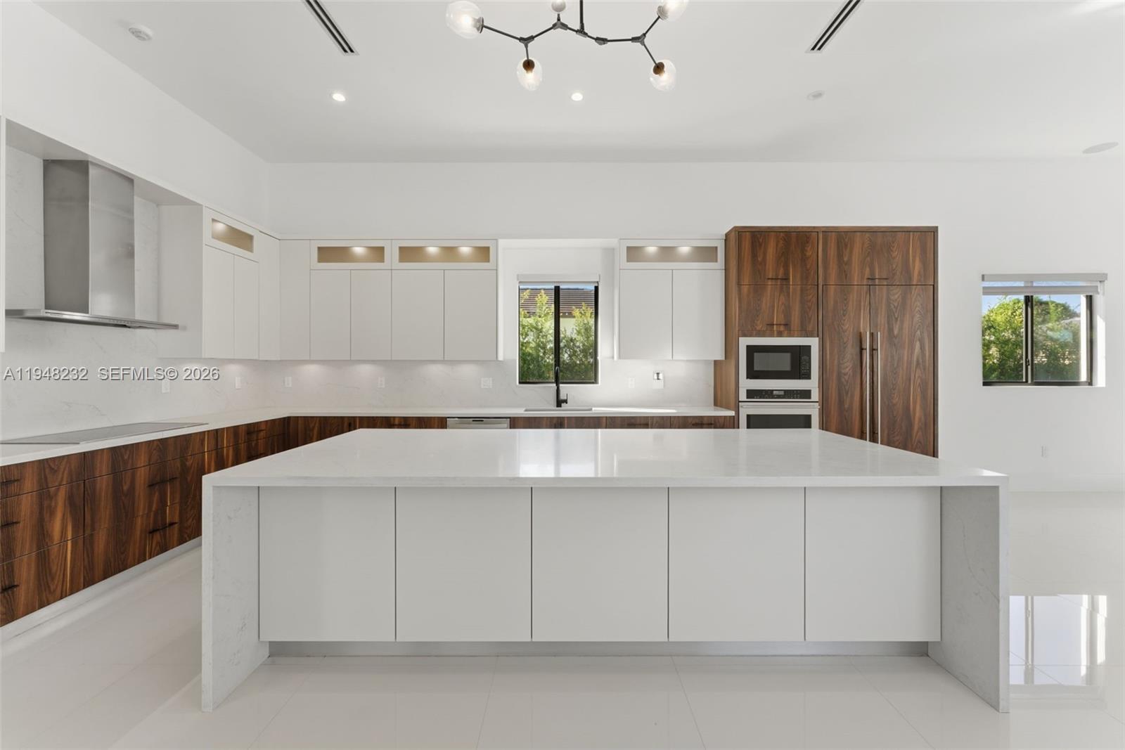 M & V ESTATES - Residential