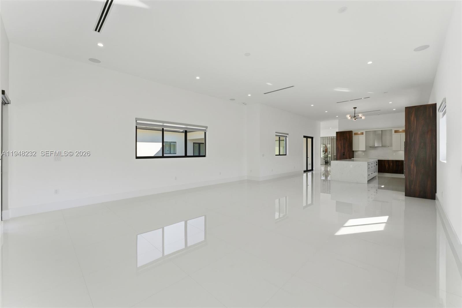 M & V ESTATES - Residential