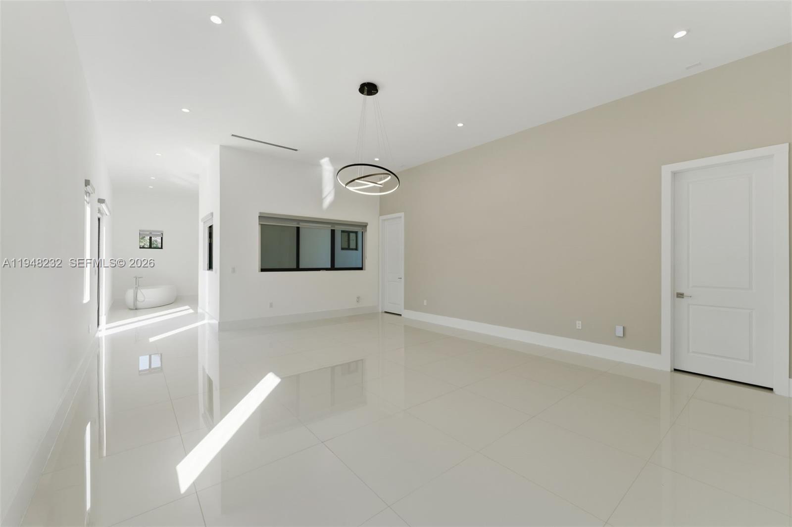 M & V ESTATES - Residential