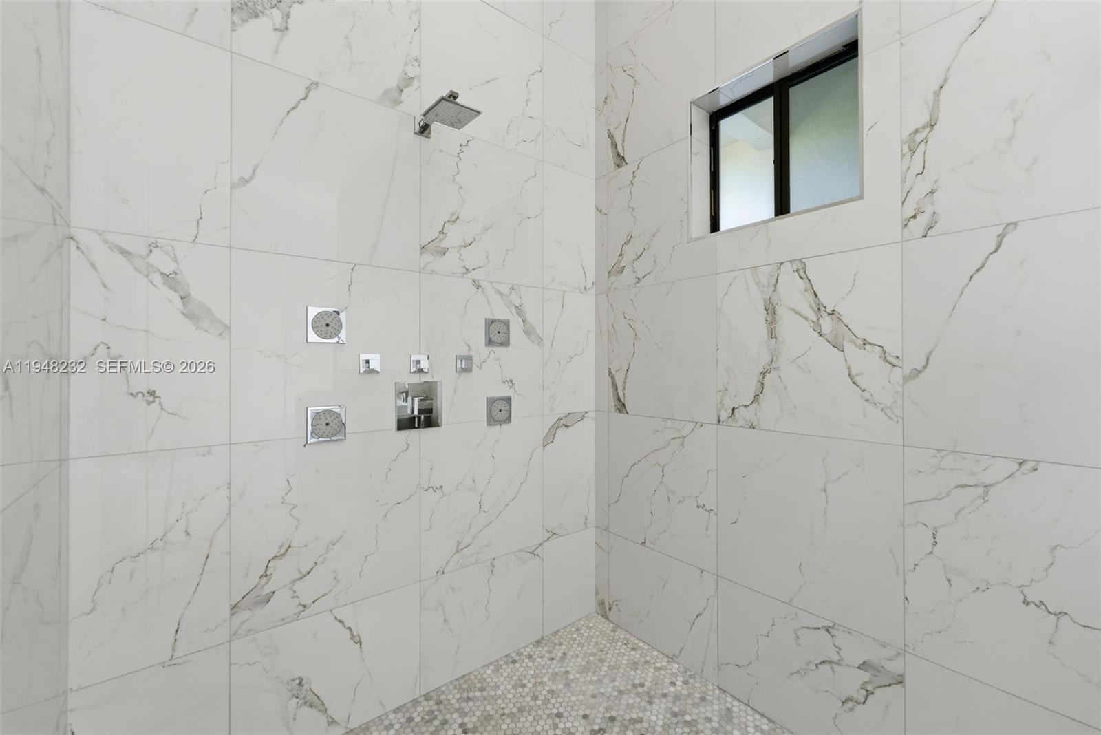 M & V ESTATES - Residential