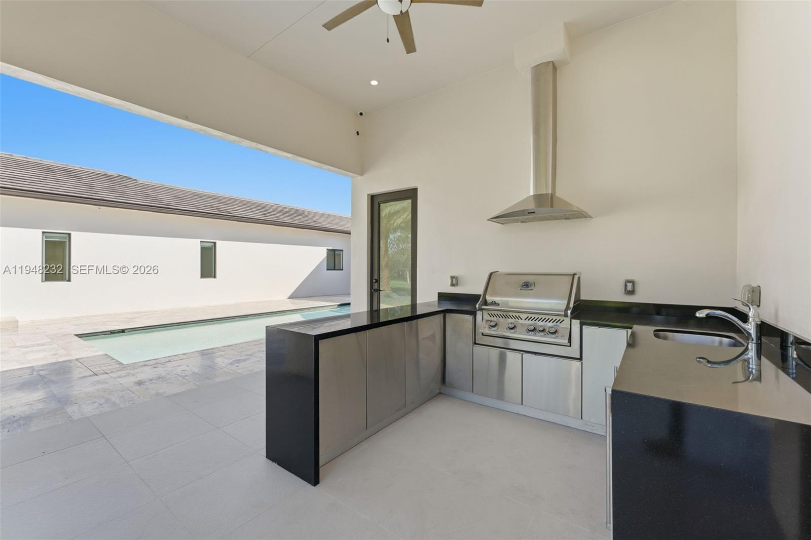 M & V ESTATES - Residential