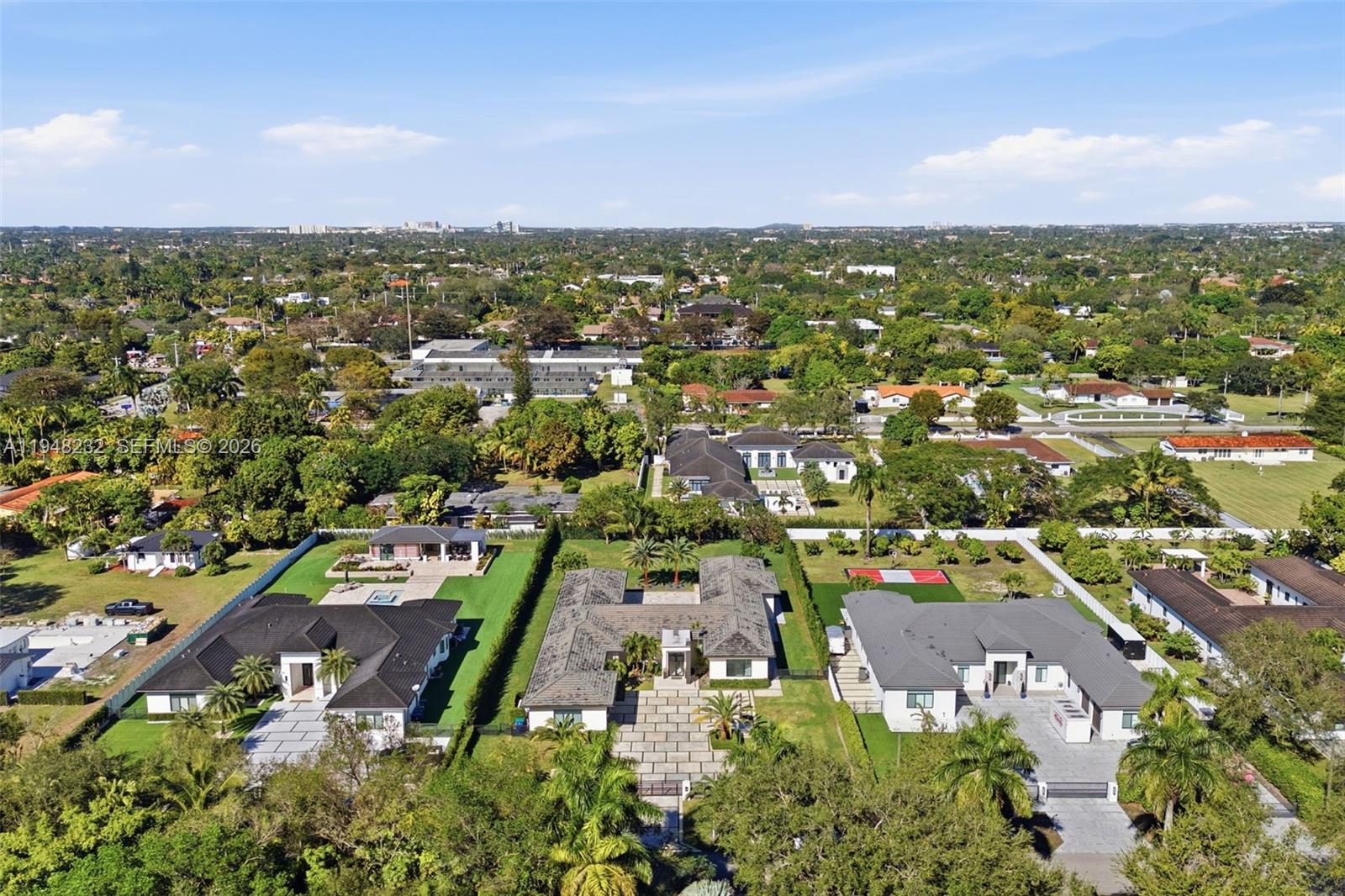 M & V ESTATES - Residential