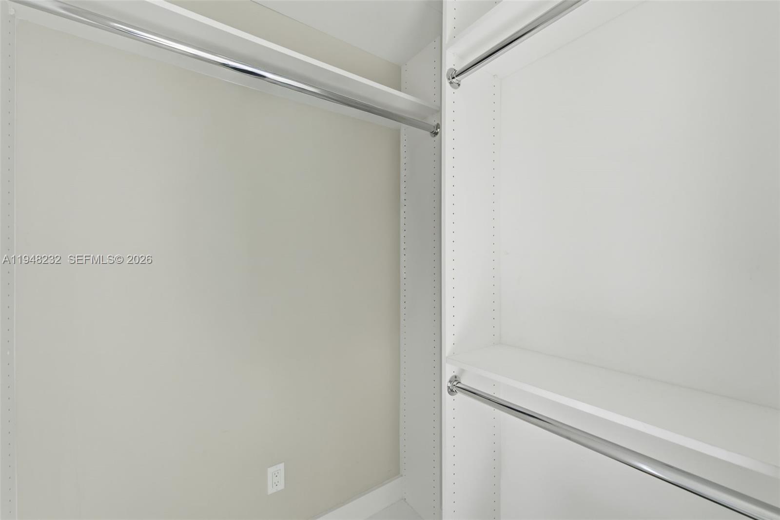 M & V ESTATES - Residential