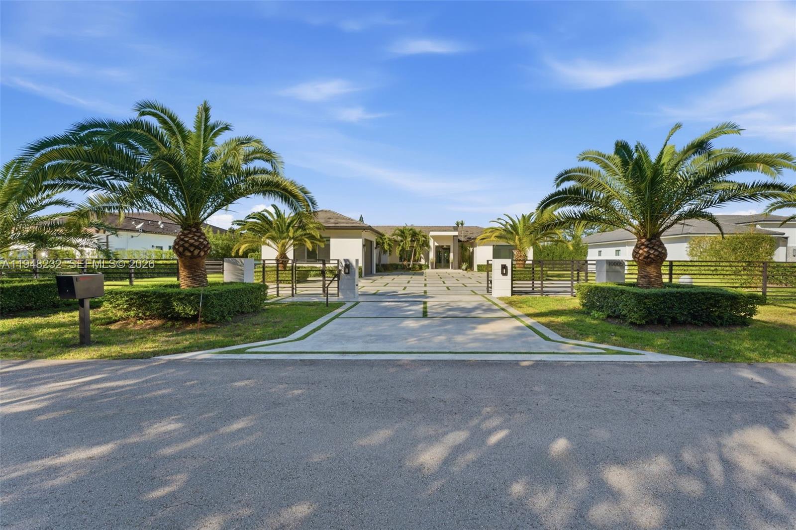 M & V ESTATES - Residential