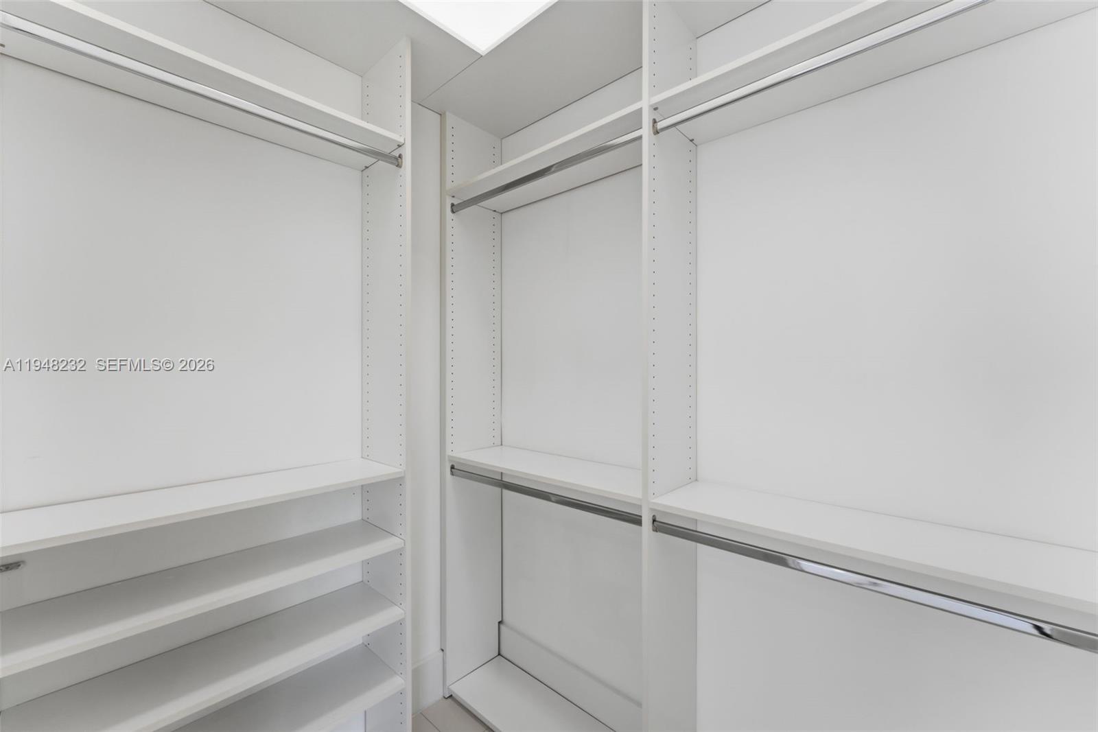 M & V ESTATES - Residential