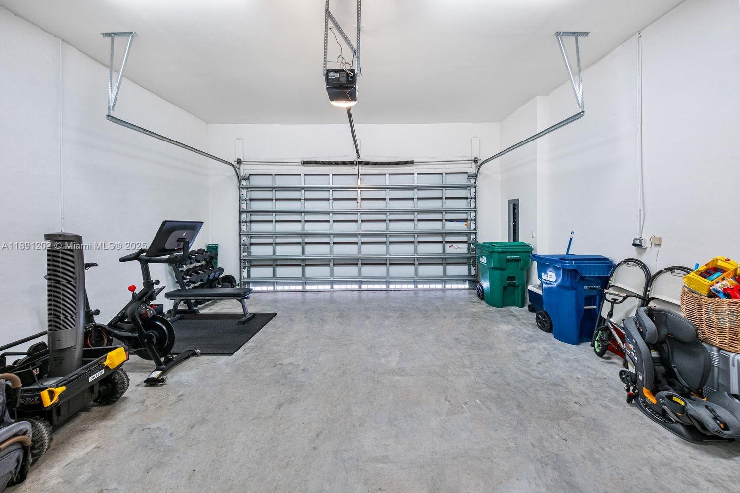 DOWNTOWN DORAL SOUTH PHAS - Residential