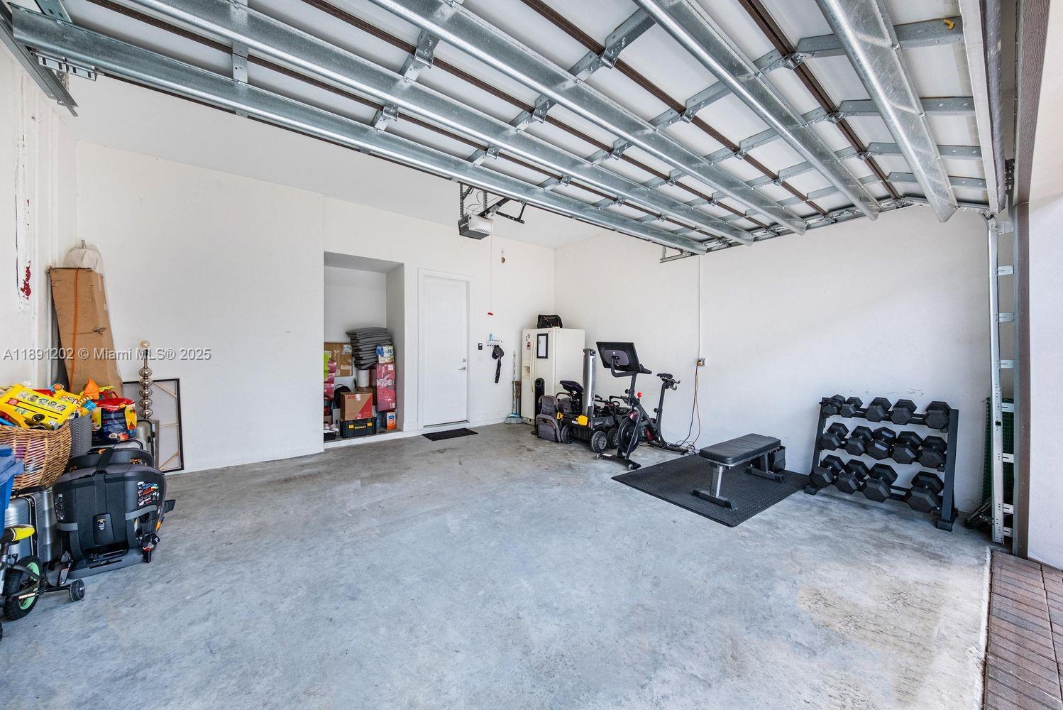 DOWNTOWN DORAL SOUTH PHAS - Residential