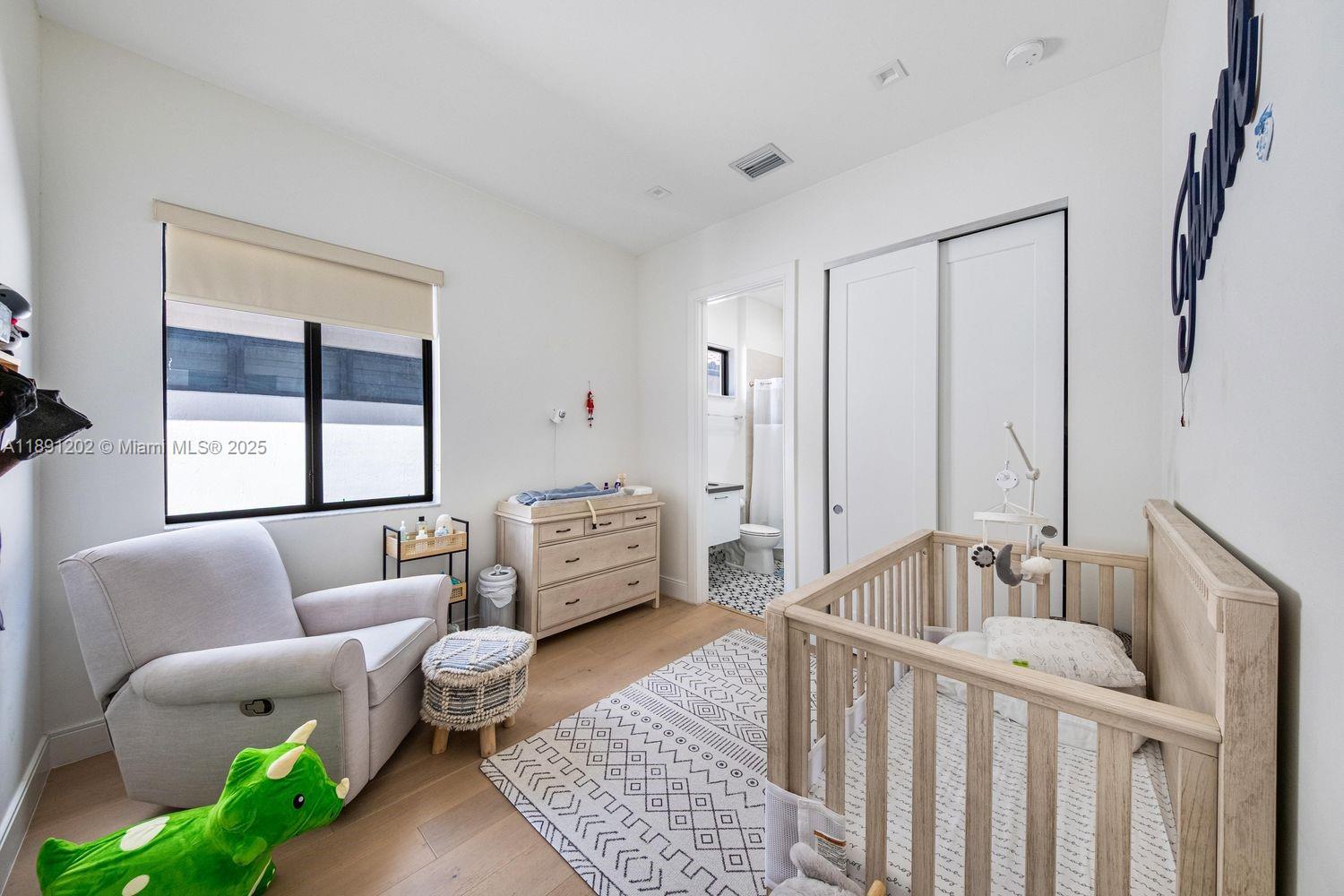 DOWNTOWN DORAL SOUTH PHAS - Residential