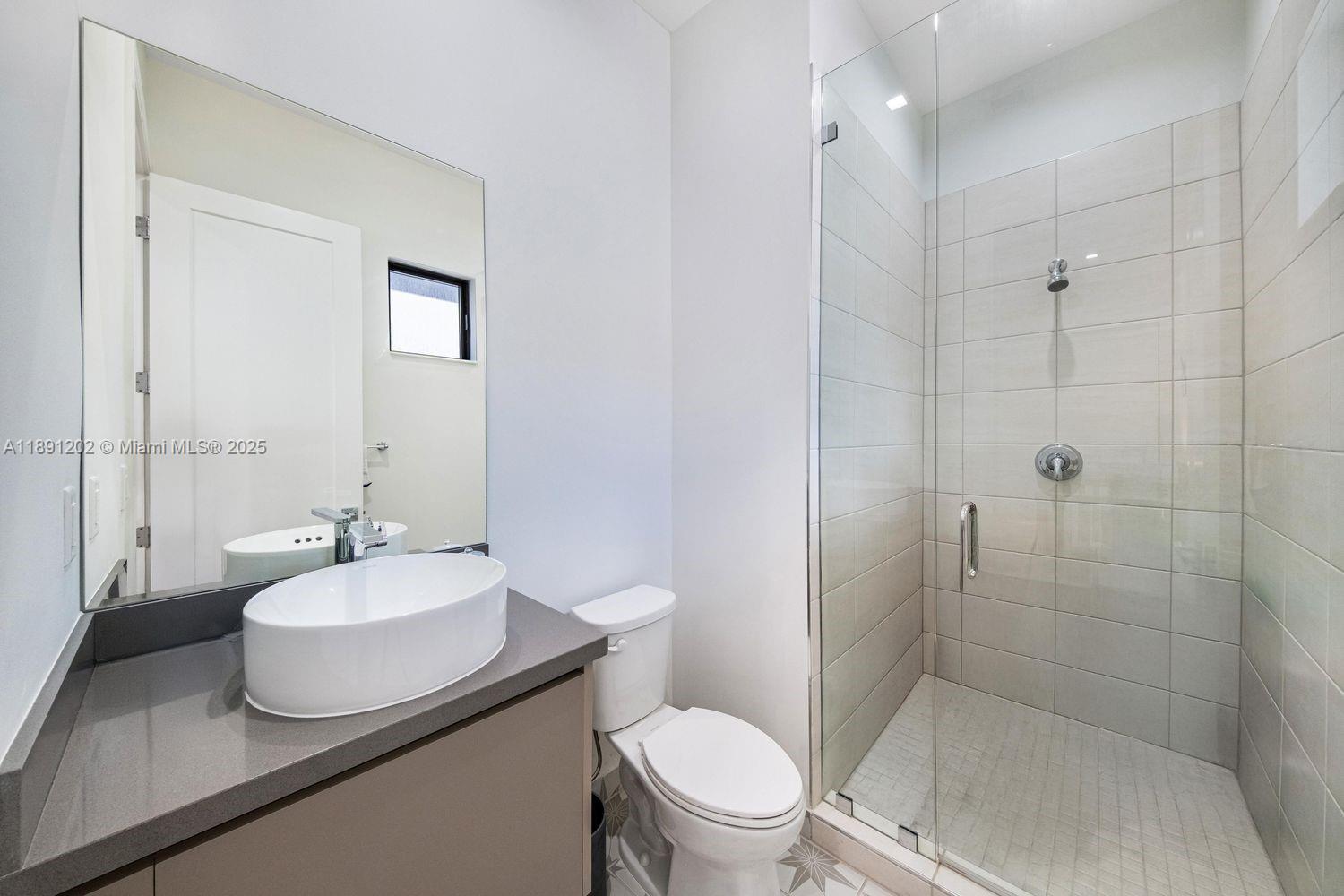 DOWNTOWN DORAL SOUTH PHAS - Residential