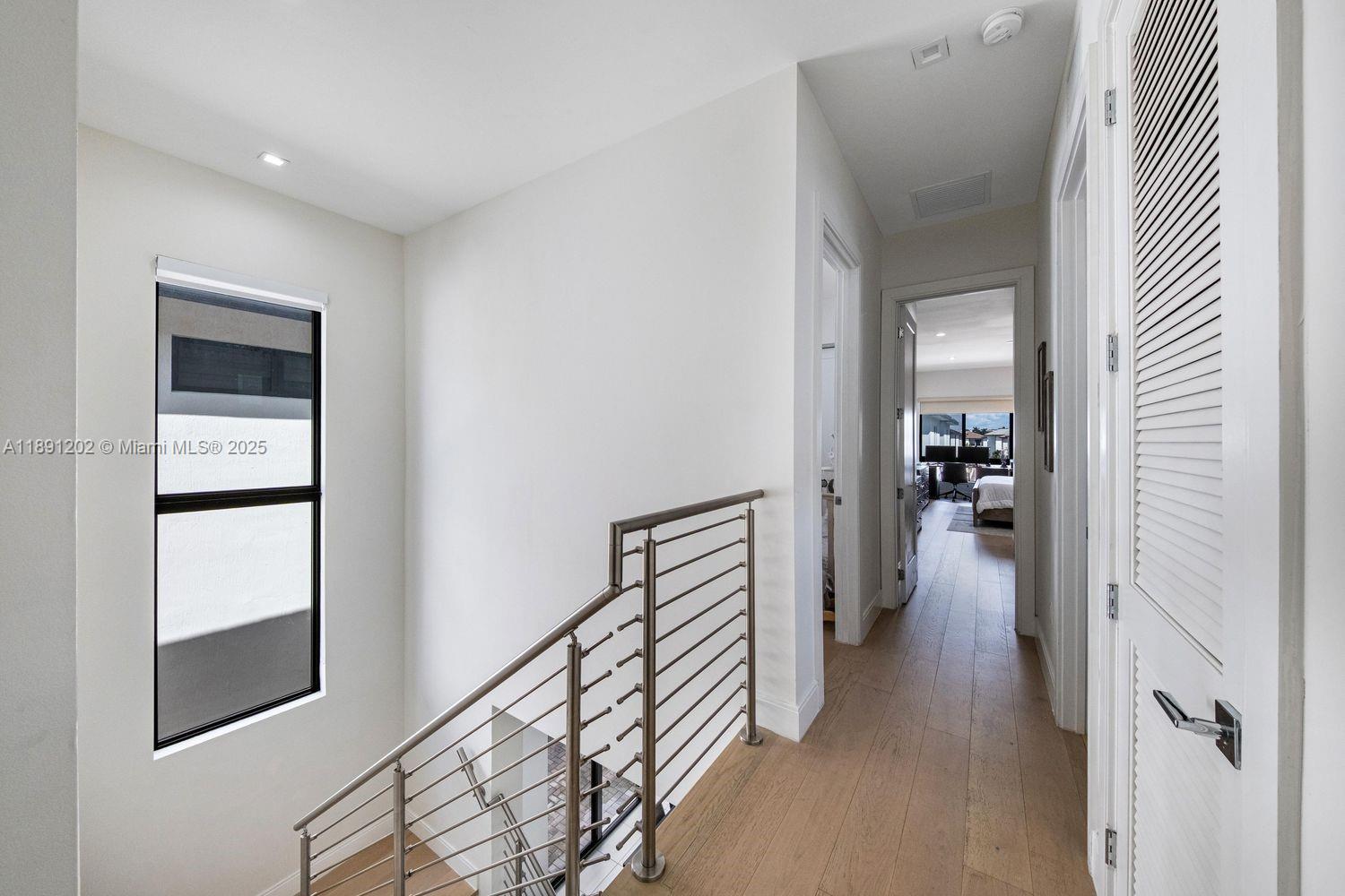 DOWNTOWN DORAL SOUTH PHAS - Residential