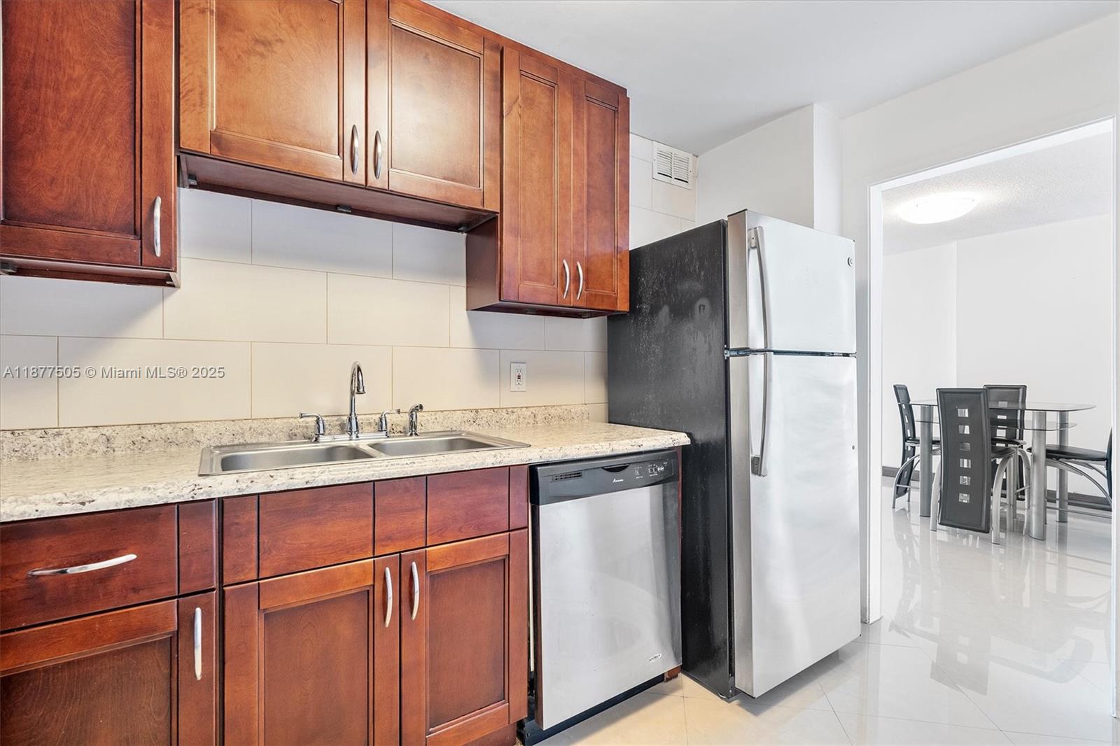 COASTAL TOWERS CONDO - Residential Lease