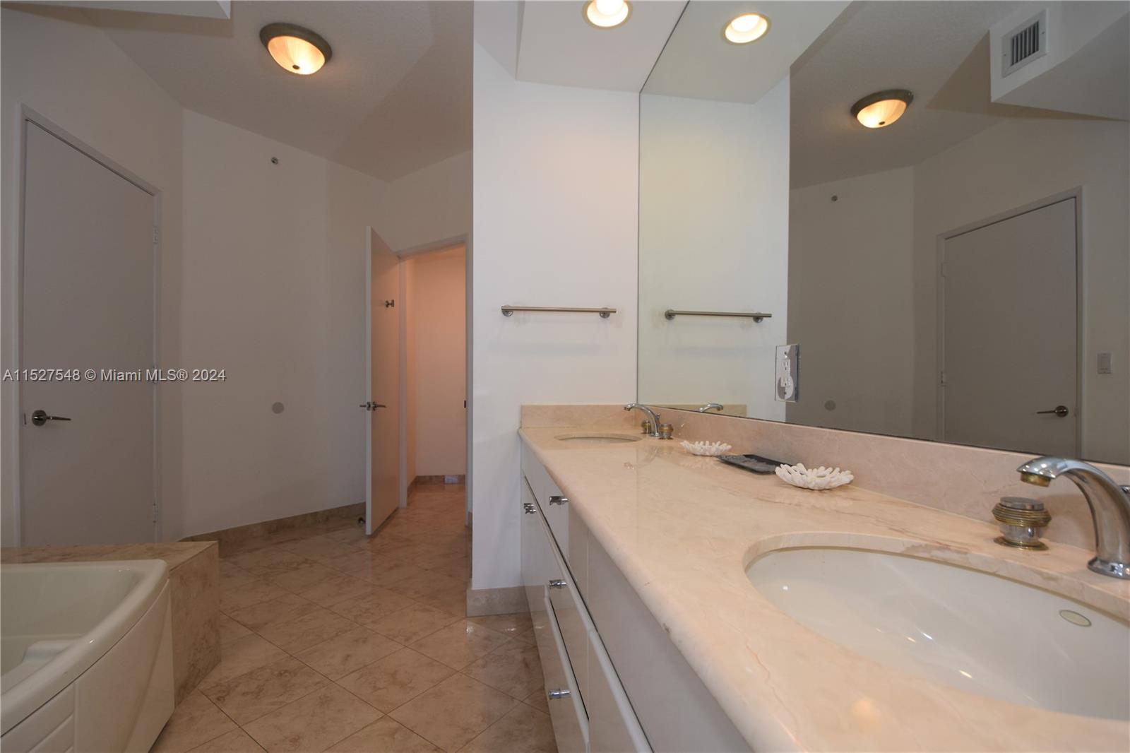 RESORT VILLA ONE CONDO - Residential Lease