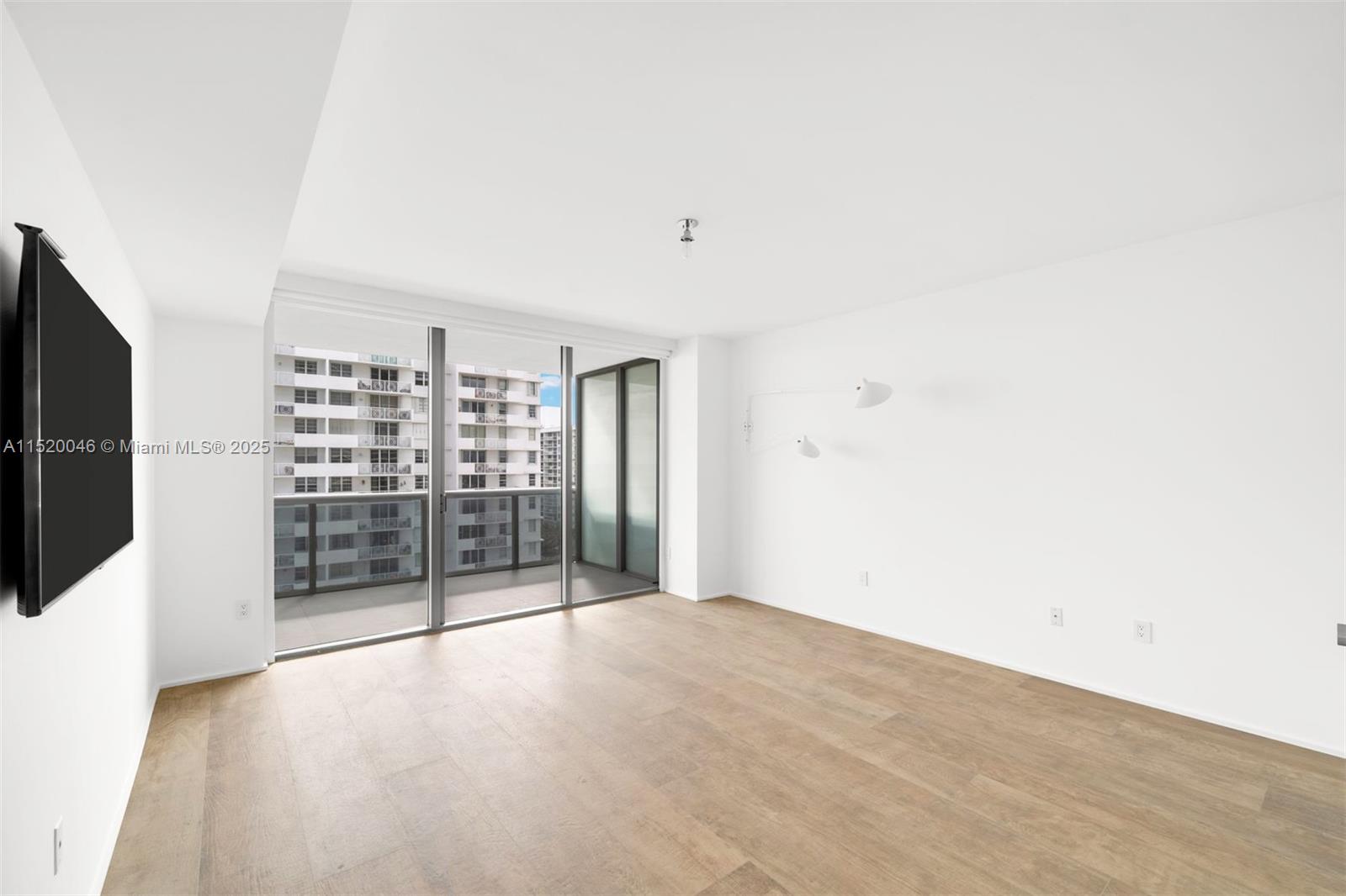 MEI CONDO - Residential